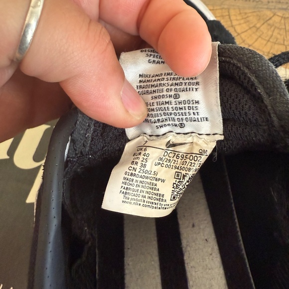 Nike Zoom Blazer Low Pro GR SB Black White womens size 9 - Picture 7 of 13